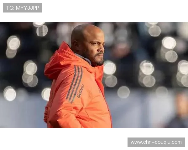 孔帕尼：球队用胜利纪念马拉多纳，替补席短缺不敌斗志