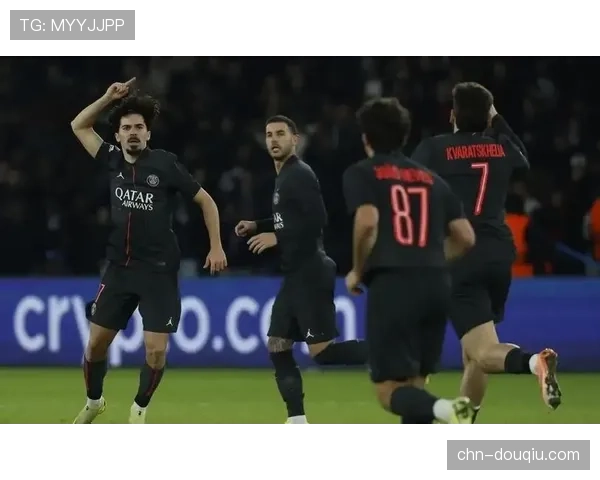 雷恩临时主帅坦布雷特带队迎战巴黎,球队遭遇严重伤病潮