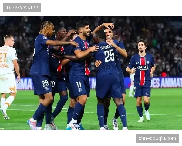 巴黎圣日耳曼3-0完胜南特,距离卫冕仅一步之遥 巴黎圣日耳曼3-0完胜南特,距离卫冕仅一步之遥